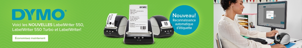 Une personne qui imprime des étiquettes au bureau avec une imprimante DYMO et un slogan qui dit "découvrez la famille de produits New LabelWriter".