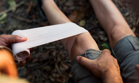 Les trousses de premiers soins sont essentielles dans les situations d'urgence liées aux feux de forêt