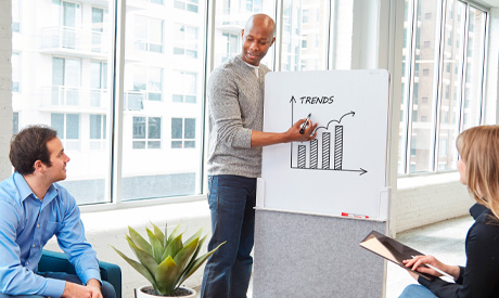 Agile-glass easel makes group meetings productive.